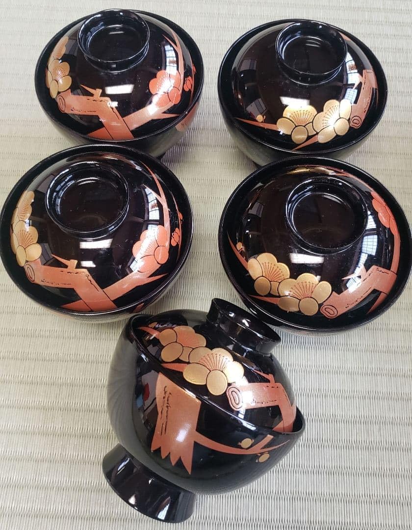 新品 漆器　あやめ　お吸い物椀 蓋付き 5客 漆塗り　桐箱付き Amazon.co.jp: 高級漆器本漆塗りお椀蓋付き吸物椀蒔絵5客セット
